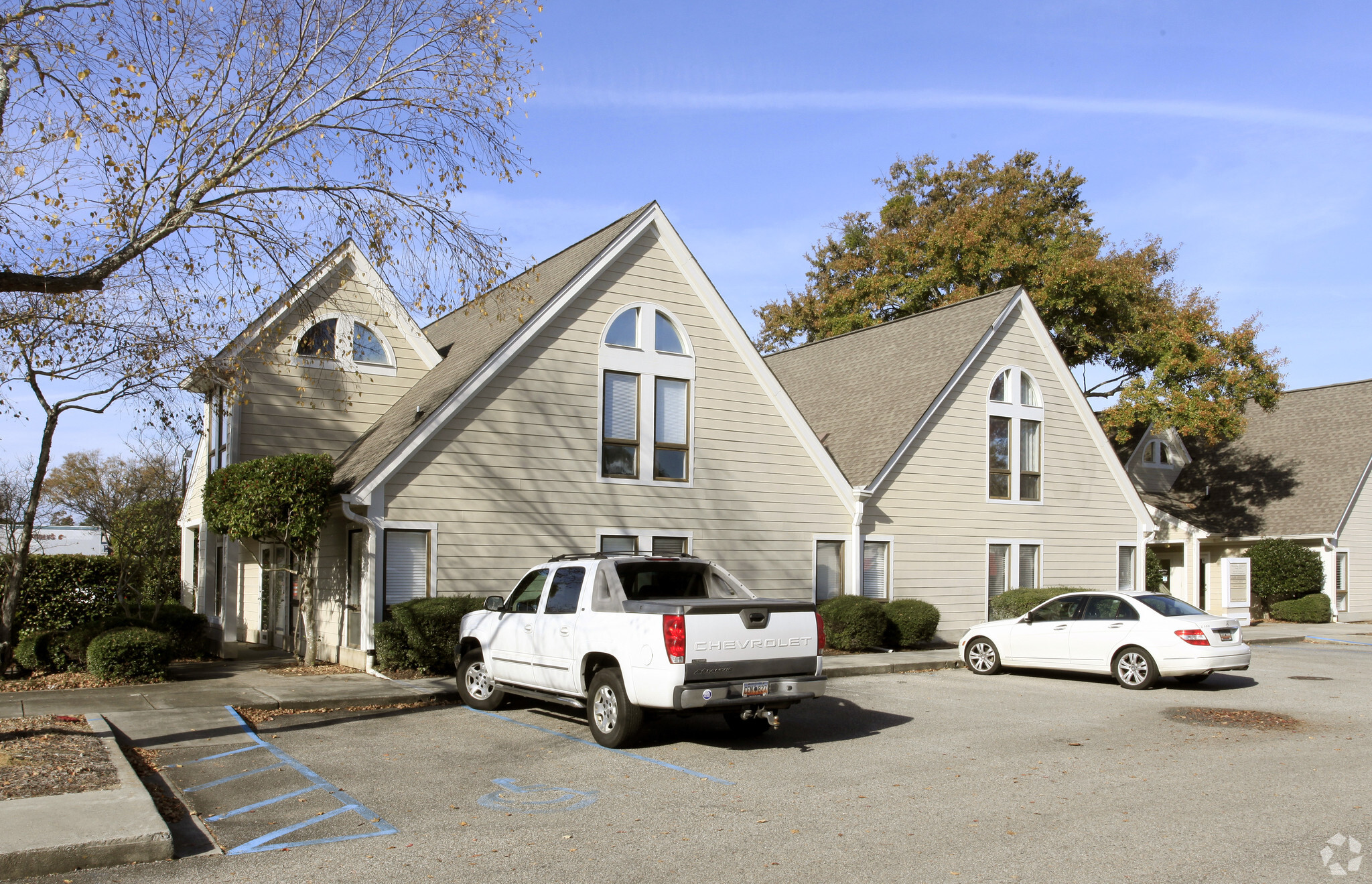 1041 Johnnie Dodds Blvd, Mount Pleasant, SC for lease Primary Photo- Image 1 of 5