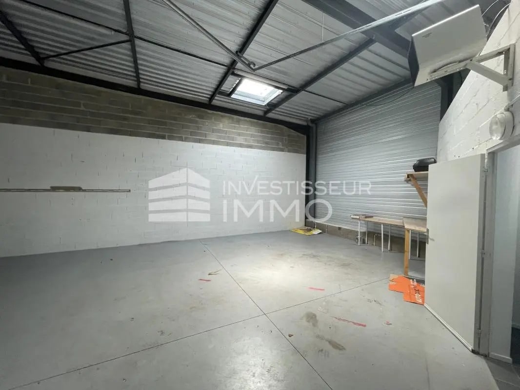 Office in Samoreau for lease Building Photo- Image 1 of 2