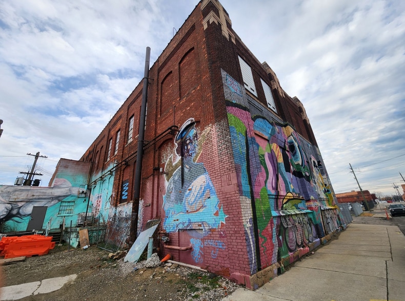 1561 Adelaide St, Detroit, MI for sale - Building Photo - Image 3 of 10