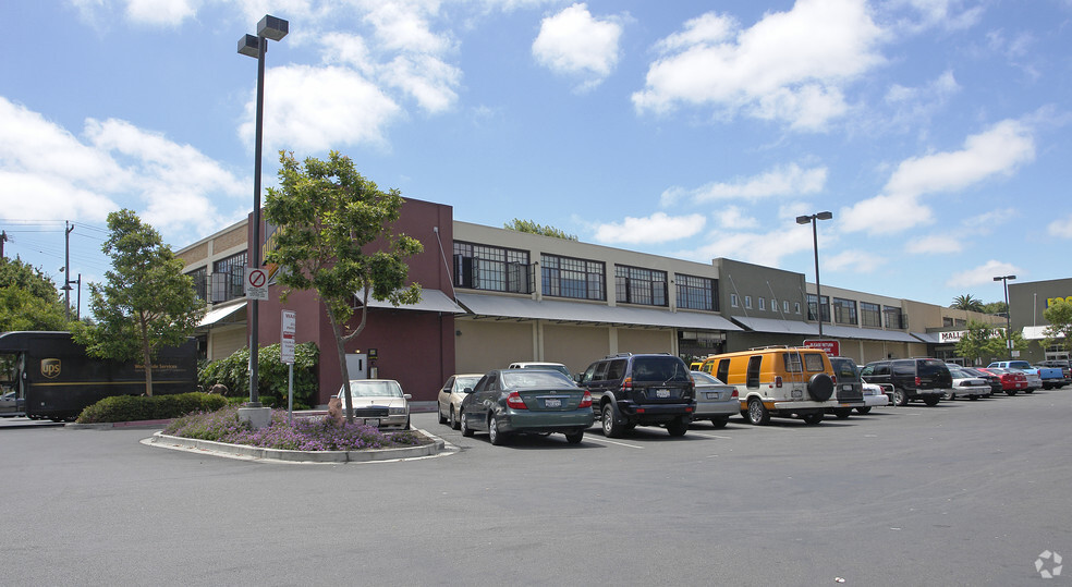 10950 International Blvd, Oakland, CA for lease - Building Photo - Image 3 of 5