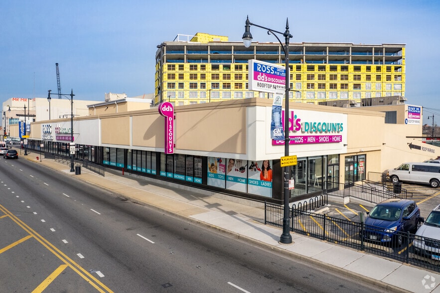 3970-3982 N Milwaukee Ave, Chicago, IL for lease - Building Photo - Image 1 of 4