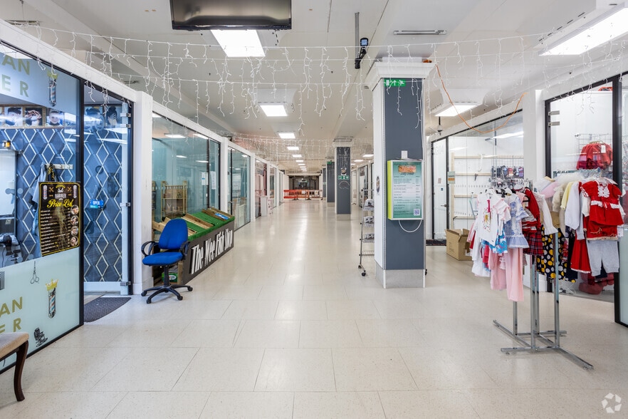 Bluebell Walk, Greenock for lease - Interior Photo - Image 3 of 22