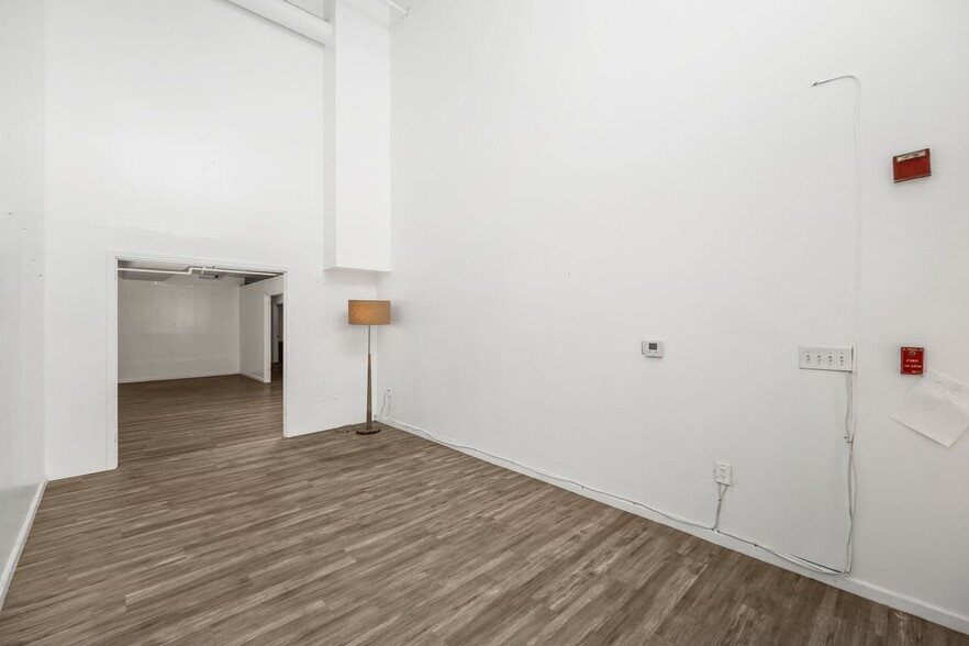 930 S Robertson Blvd, Los Angeles, CA for lease - Interior Photo - Image 3 of 7