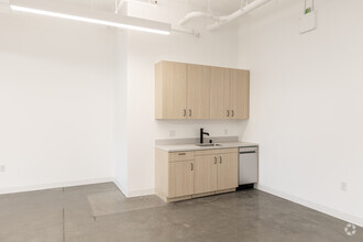 808 W San Carlos St, San Jose, CA for lease Interior Photo- Image 2 of 5