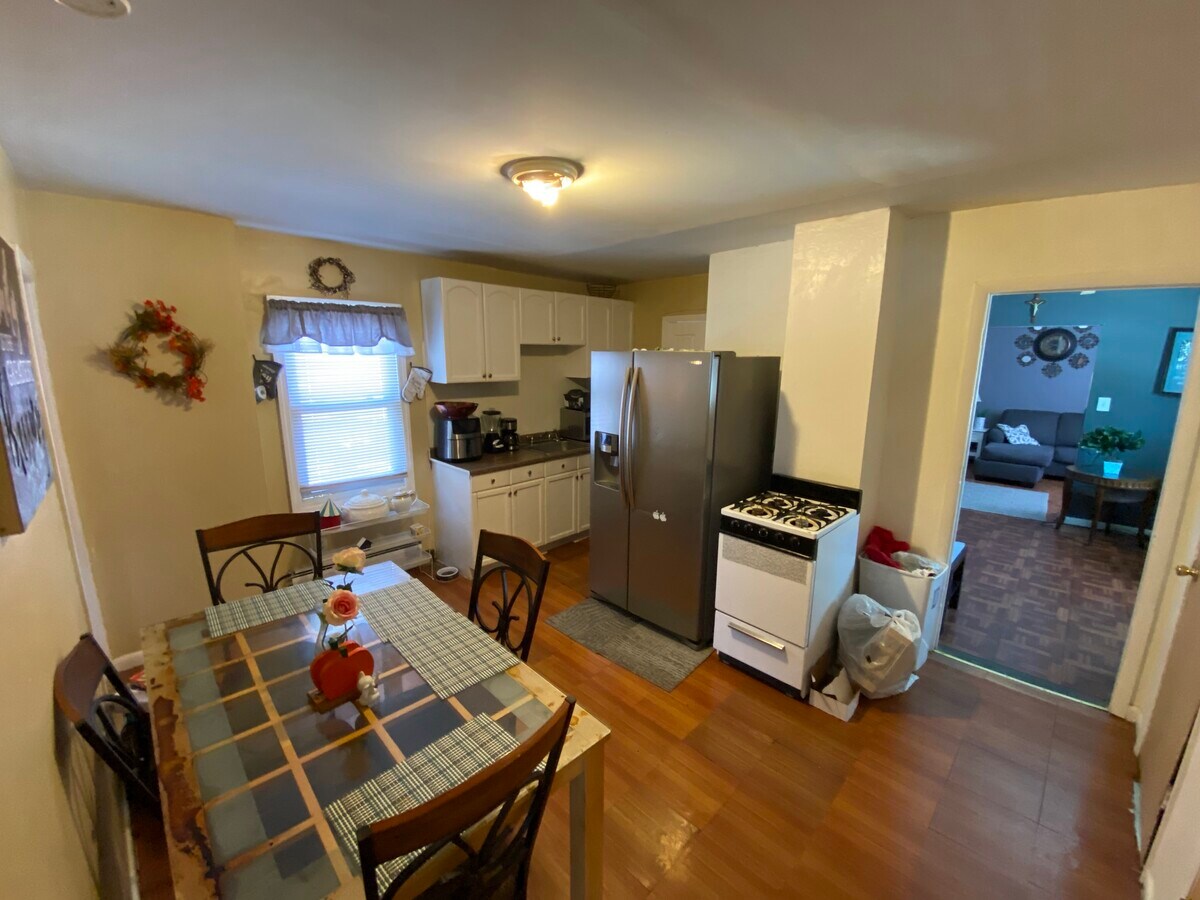 7880 Broughton Ave, Bloomfield, NJ 07003