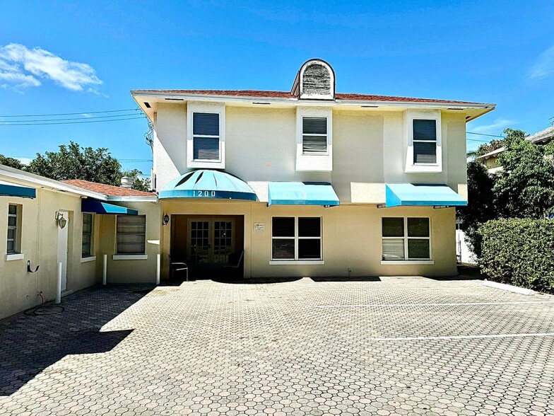 1200 Surf Rd, Riviera Beach, FL for sale - Building Photo - Image 3 of 11