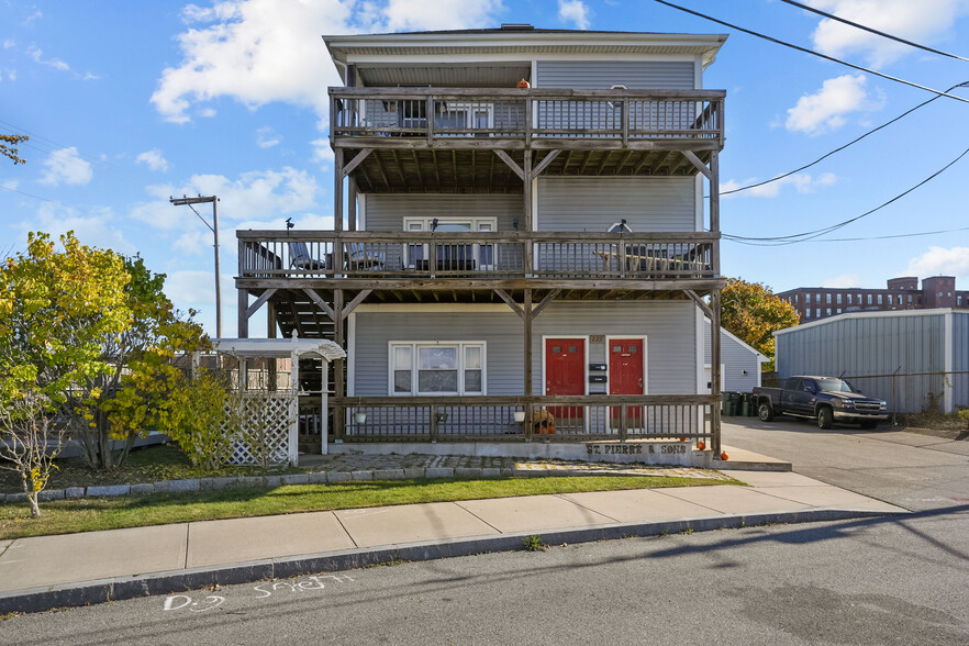 223 Remington Ave, Fall River, MA for sale - Primary Photo - Image 1 of 9