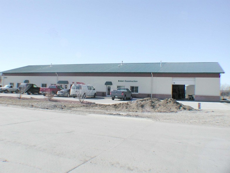 1250 Sloans Way, Pleasant Hill, IA for lease - Building Photo - Image 1 of 1