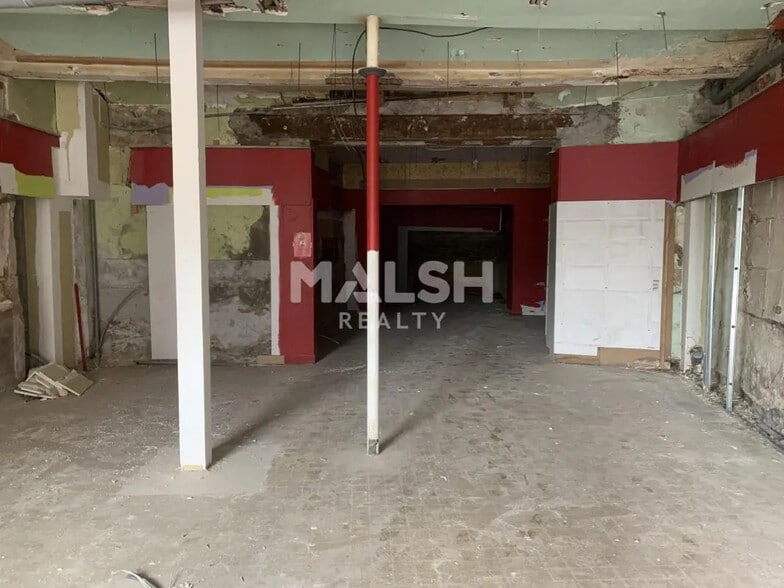 Retail in Soucieu-en-Jarrest for sale - Building Photo - Image 3 of 5