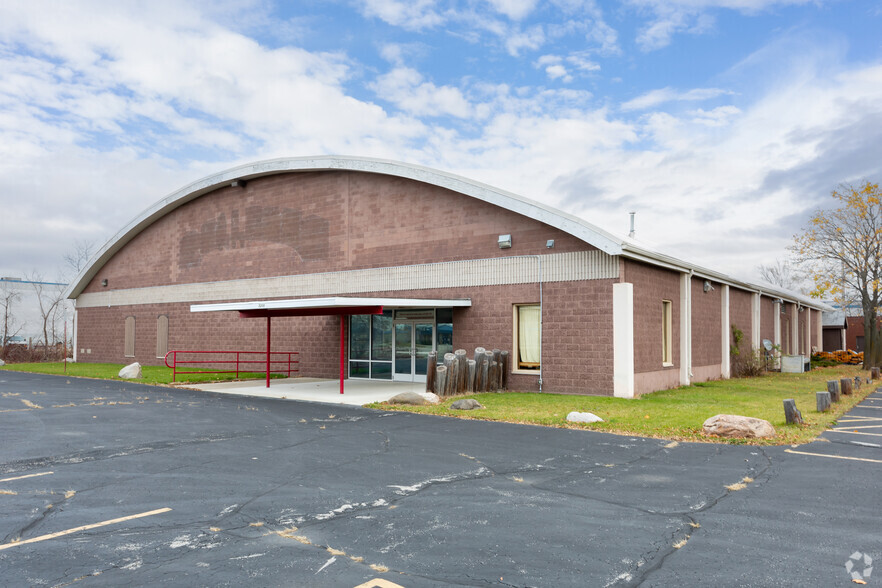 5200 S Pennsylvania Ave, Cudahy, WI for sale - Building Photo - Image 1 of 7