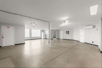 6767 SW Macadam Ave, Portland, OR for lease Interior Photo- Image 1 of 5