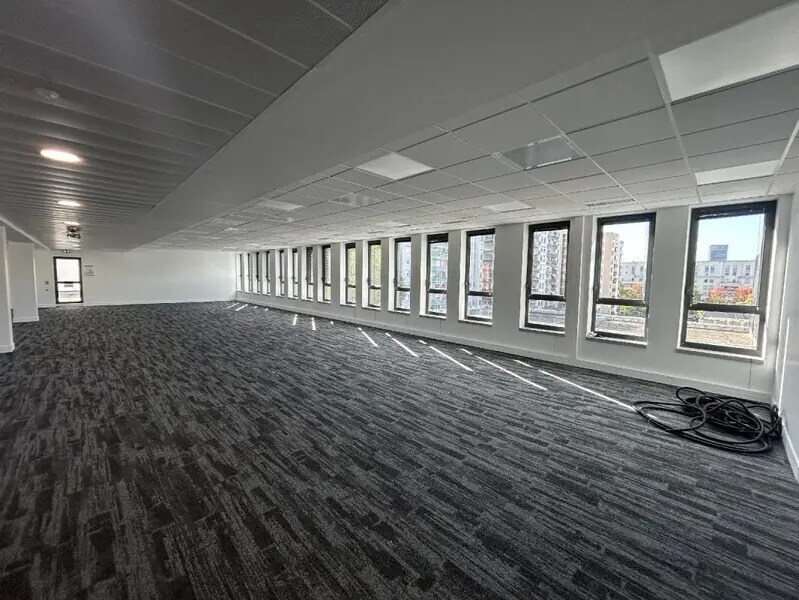 35-37 Rue Louis Guérin, Villeurbanne for lease Interior Photo- Image 1 of 2