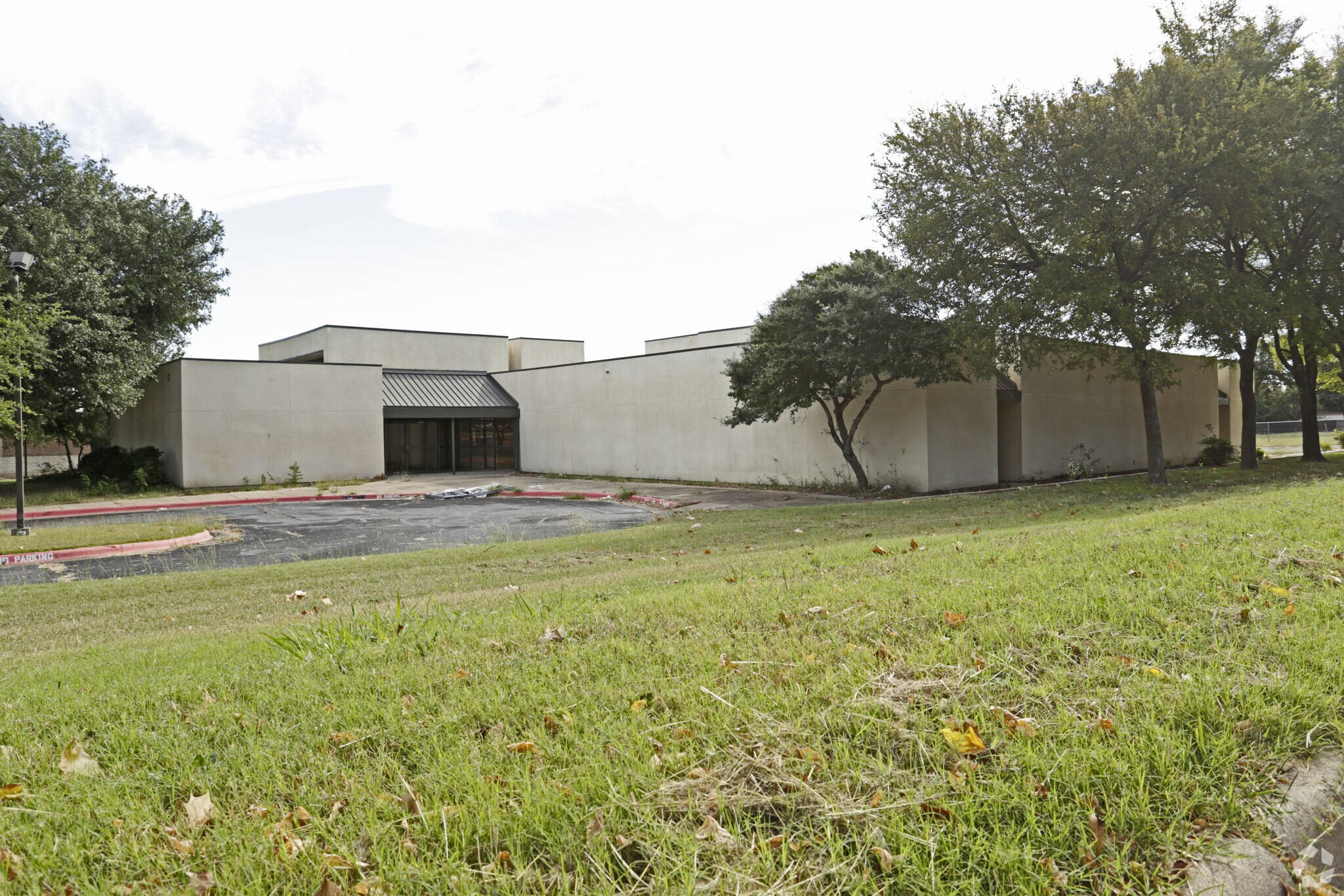 800 S Chatfield St, Ennis, TX for sale Primary Photo- Image 1 of 1