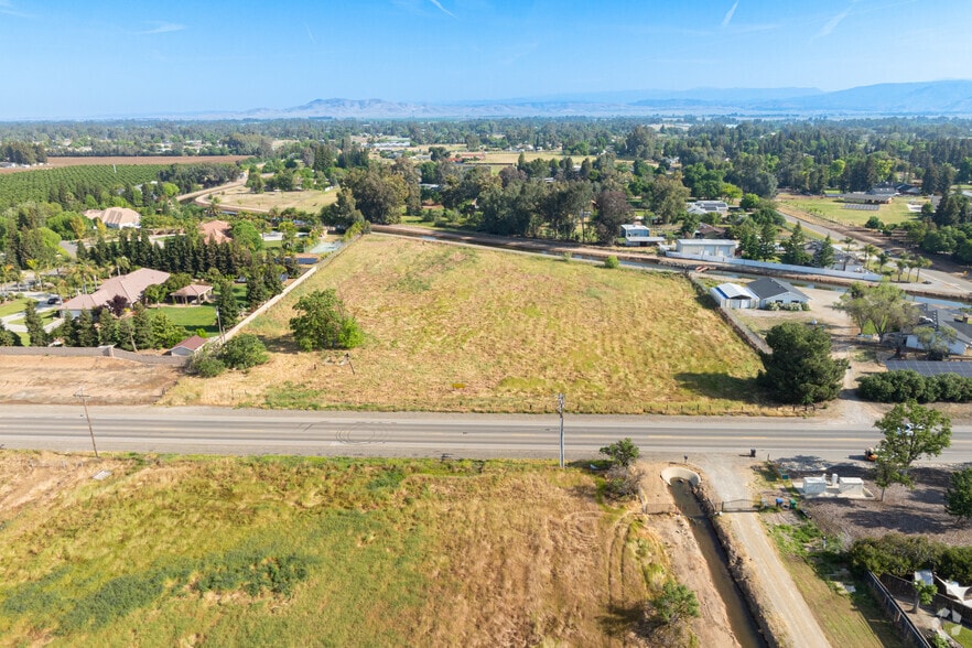 10368 E Shaw Ave, Clovis, CA for lease - Aerial - Image 3 of 21