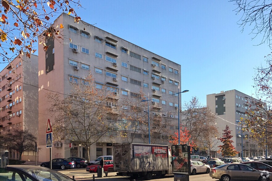 Retail in Alcorcón, Madrid for lease - Building Photo - Image 2 of 2