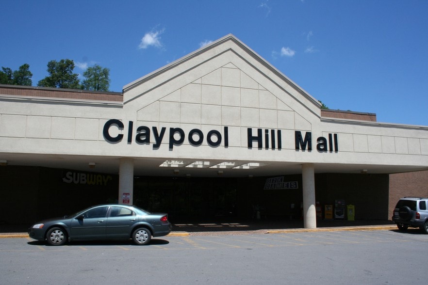 1051 Claypool Hill Mall Rd, Cedar Bluff, VA for sale - Building Photo - Image 1 of 1