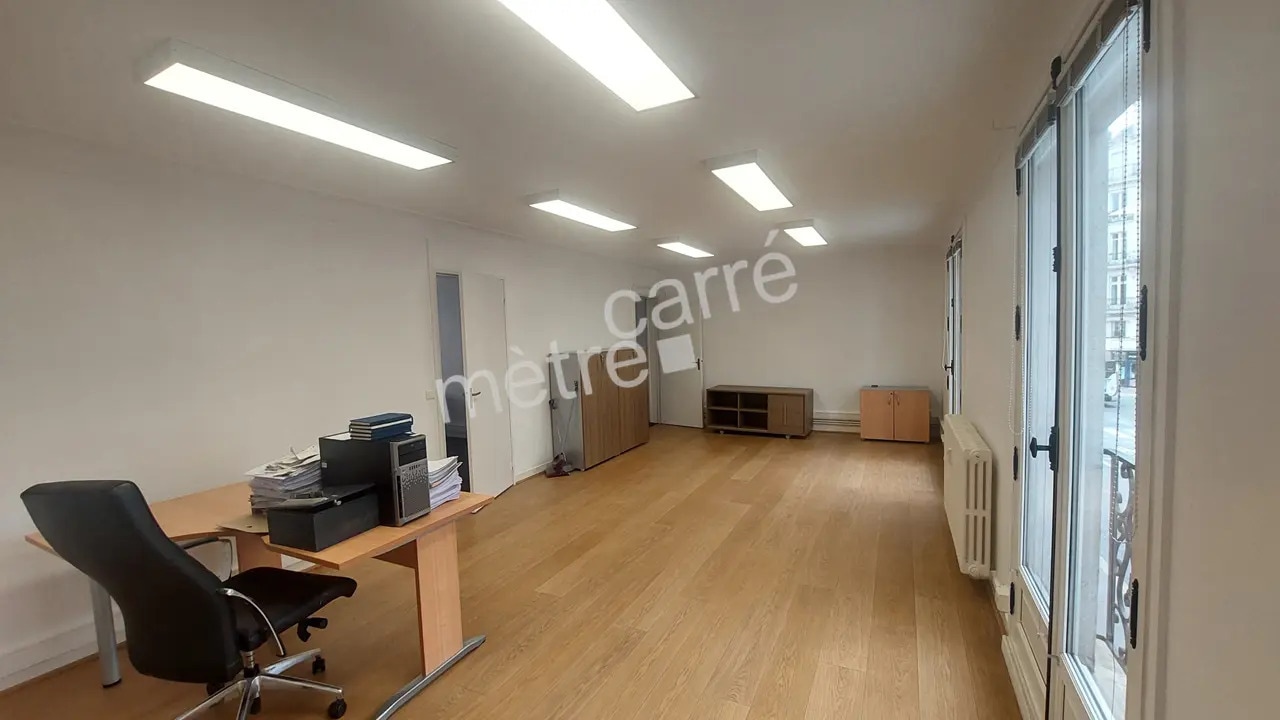 Office in Nantes for lease Interior Photo- Image 1 of 5