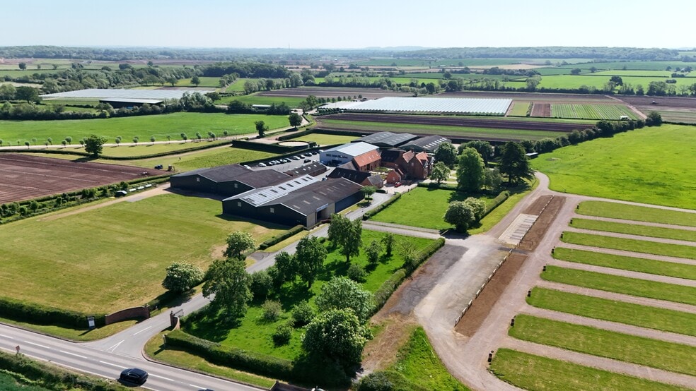 Fosse Way, Radford Semele for sale - Building Photo - Image 3 of 12