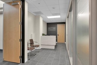 1635 Village Center Cir, Las Vegas, NV for lease Interior Photo- Image 2 of 10