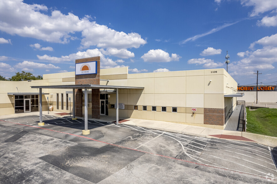 1106 N Interstate 35, San Marcos, TX for sale - Building Photo - Image 1 of 1