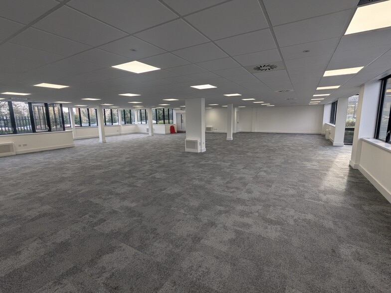 Wellbrook Ct, Girton for lease - Building Photo - Image 3 of 8