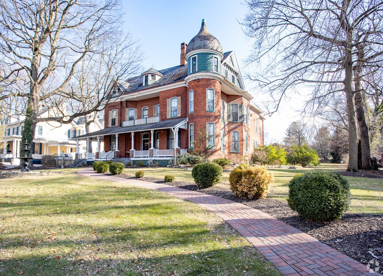 756 Philadelphia Ave, Chambersburg, PA 17201