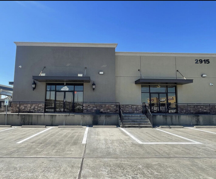 2915 S Sam Houston Pky E, Houston, TX for lease - Building Photo - Image 1 of 6