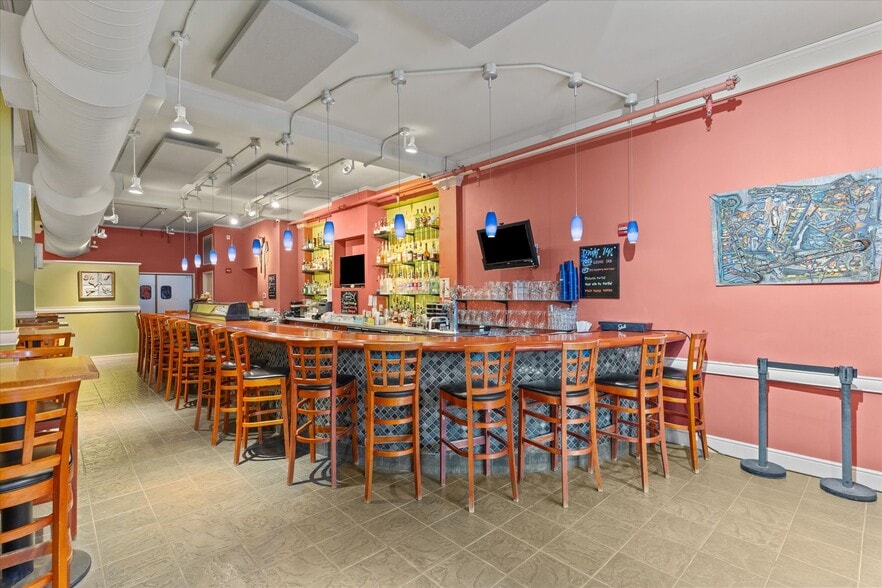 15 Kearney SQ 1st floor Condos portfolio of 2 properties for sale on LoopNet.com - Building Photo - Image 3 of 31