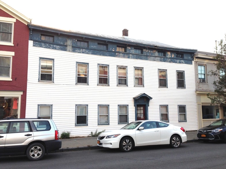 205-207 Warren St, Hudson, NY for sale - Building Photo - Image 1 of 1