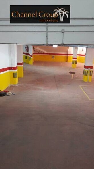 Retail in Alicante for sale - Building Photo - Image 2 of 4