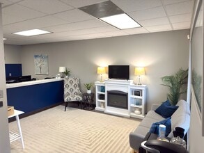 100-172 W Springbrook Dr, Johnson City, TN for lease Interior Photo- Image 2 of 16