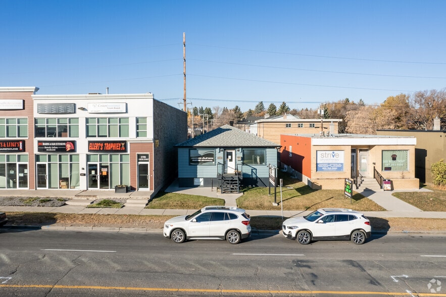 2713 Centre St NW, Calgary, AB for sale - Building Photo - Image 3 of 4