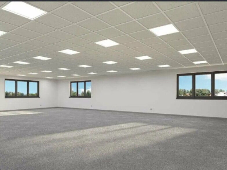 Office in Chambéry for lease - Building Photo - Image 1 of 2