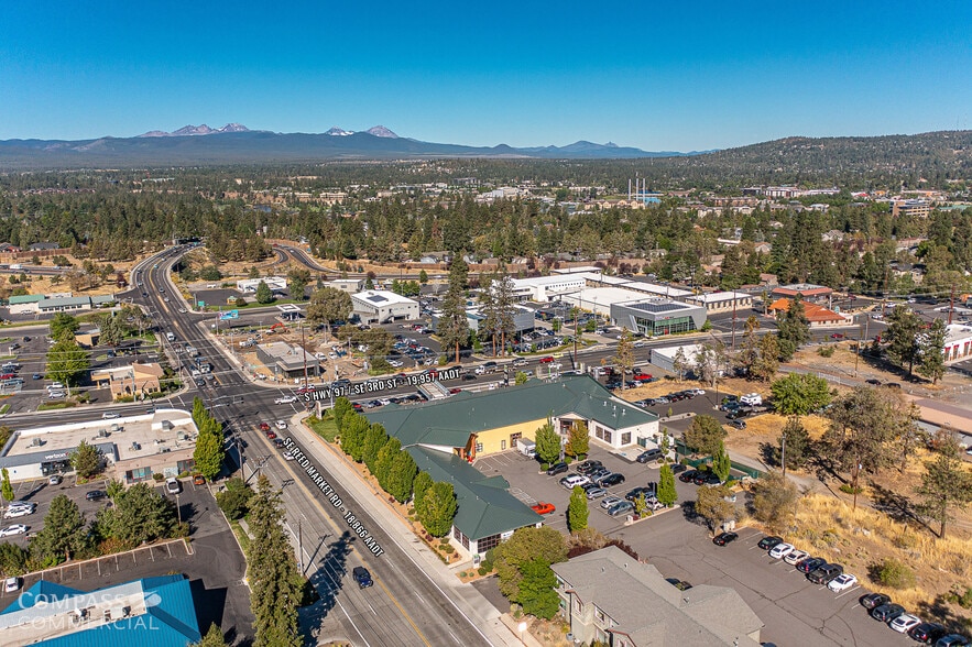 222 SE Reed Market Rd, Bend, OR for lease - Building Photo - Image 2 of 4