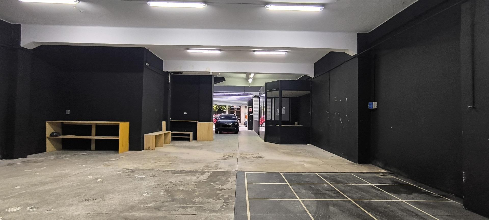 Retail in Vigo, Pontevedra for lease Building Photo- Image 1 of 19