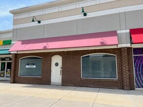 110-195 Village Dr, Waldorf, MD for lease Building Photo- Image 1 of 1