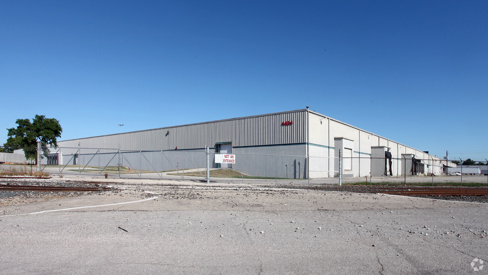 4430-4434 Sam Jones Expy, Indianapolis, IN for sale - Primary Photo - Image 1 of 1