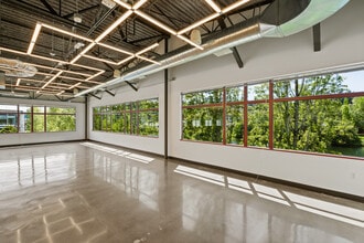 551 N 34th St, Seattle, WA for lease Interior Photo- Image 1 of 10