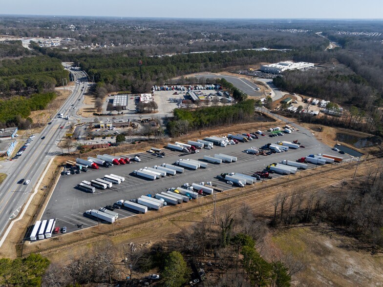 2733 Forest Pky, Ellenwood, GA for lease - Building Photo - Image 2 of 6