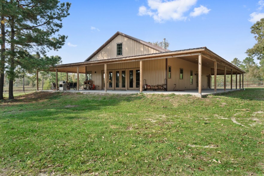 621 Birdwell Rd, Bedias, TX for sale - Primary Photo - Image 1 of 1