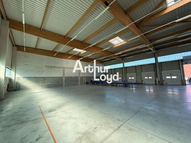 Industrial in Les Arcs for lease Building Photo- Image 1 of 5