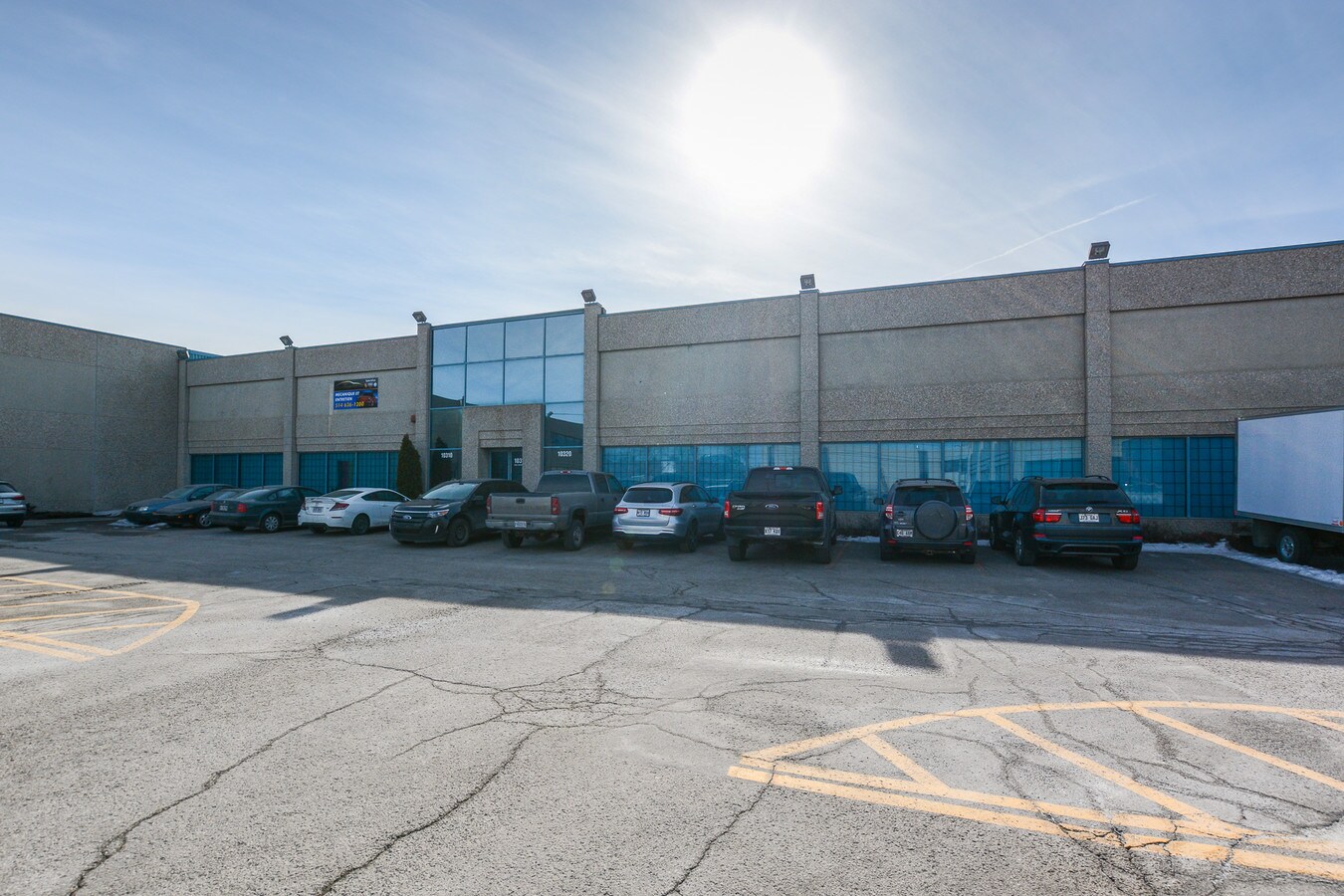 1030010320 Ch de la CôtedeLiesse, Montréal, QC H8T 1A3