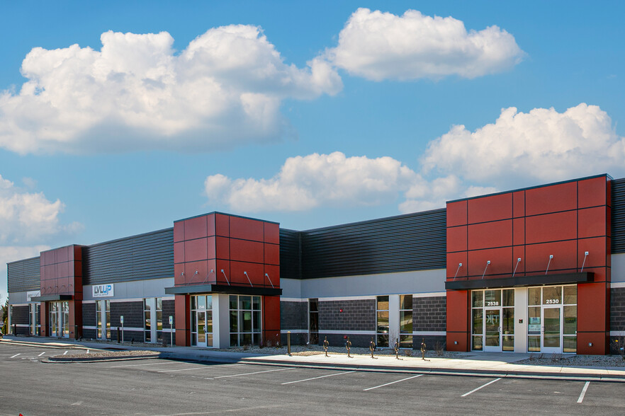 2530 Agriculture Dr, Madison, WI for lease - Building Photo - Image 1 of 7