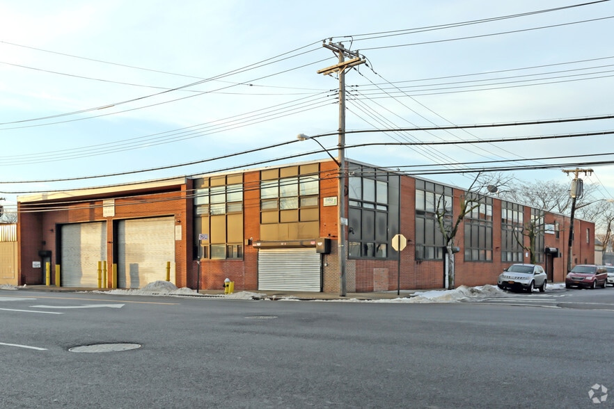 153-04 Rockaway Blvd, Jamaica, NY for lease - Building Photo - Image 1 of 9