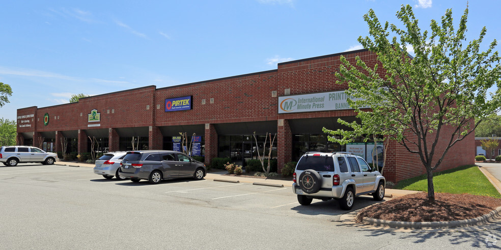 104 Meadowood St, Greensboro, NC for lease - Building Photo - Image 1 of 6