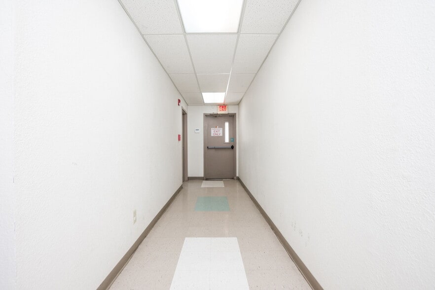 125 S Main St, Las Cruces, NM for lease - Interior Photo - Image 2 of 25