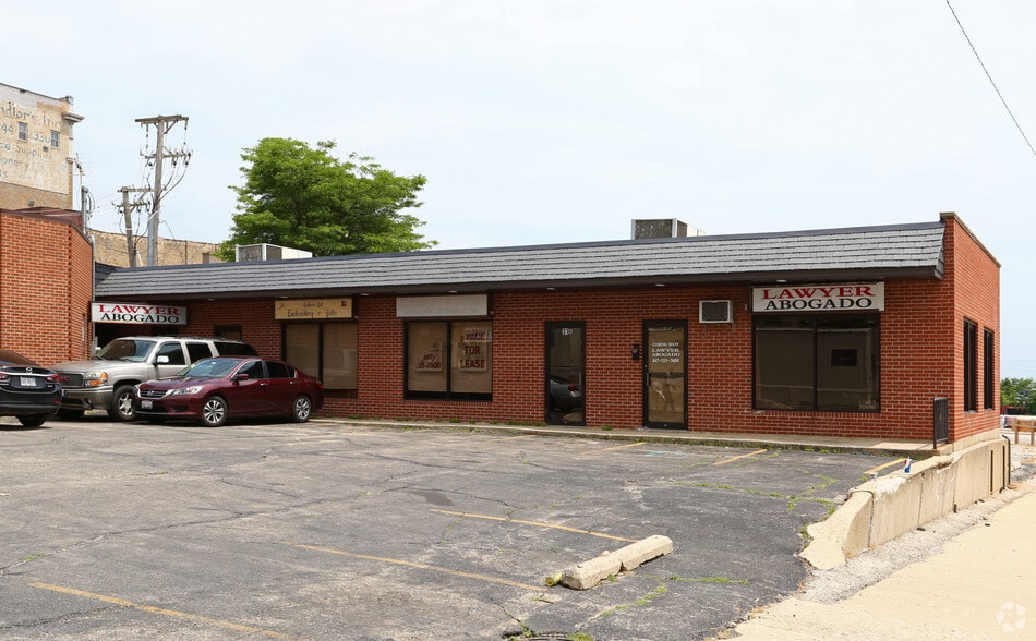 31 S County St, Waukegan, IL for lease - Building Photo - Image 2 of 3
