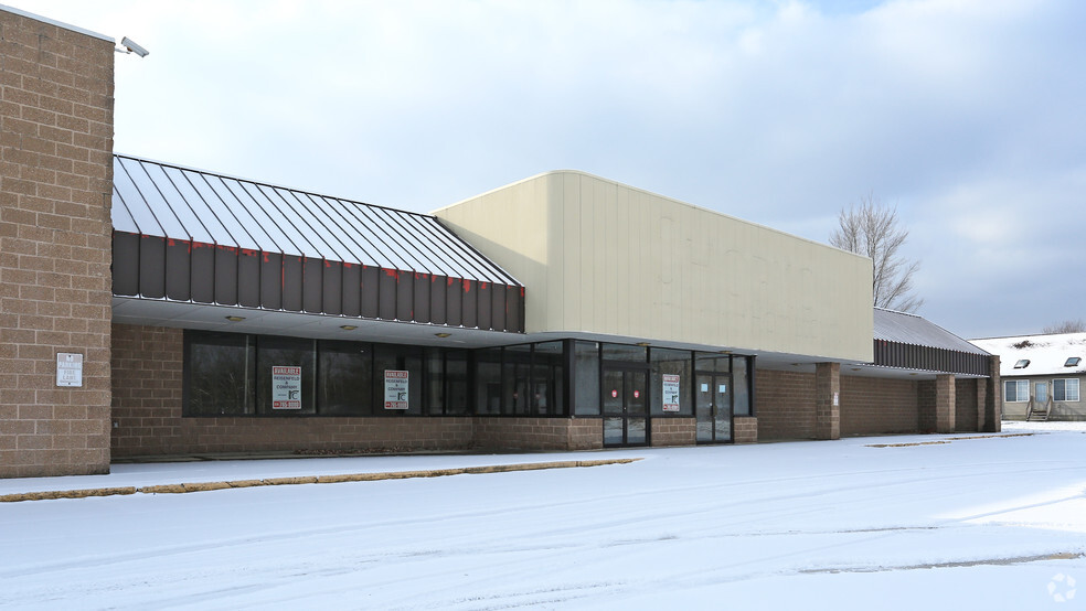 2300 Milton Blvd, Newton Falls, OH for sale - Primary Photo - Image 1 of 1