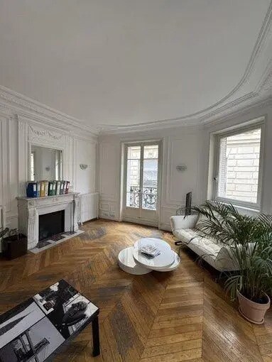 4 Rue Pétrelle, Paris for lease - Interior Photo - Image 3 of 5