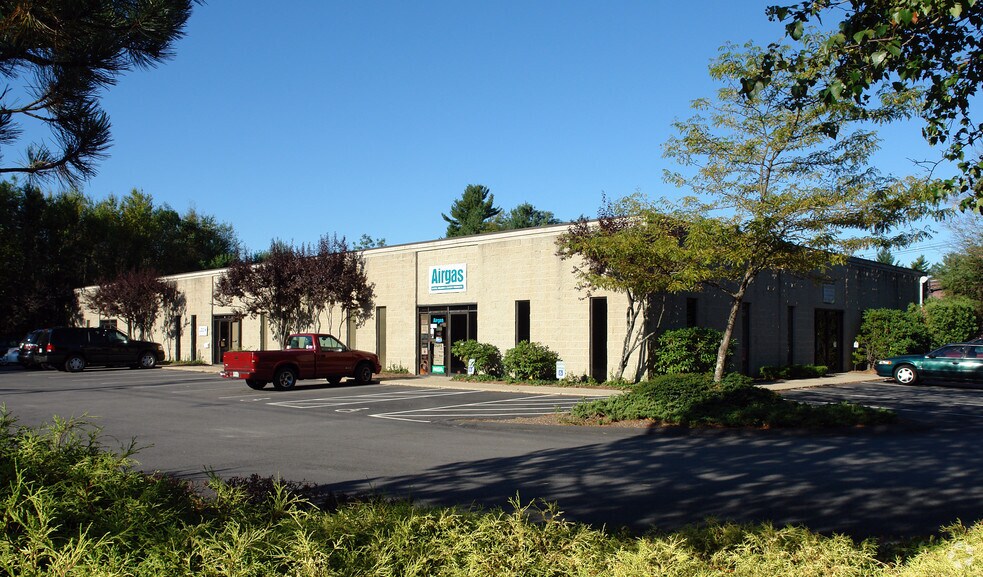 5 Pond Park Rd, Hingham, MA for sale - Primary Photo - Image 1 of 1